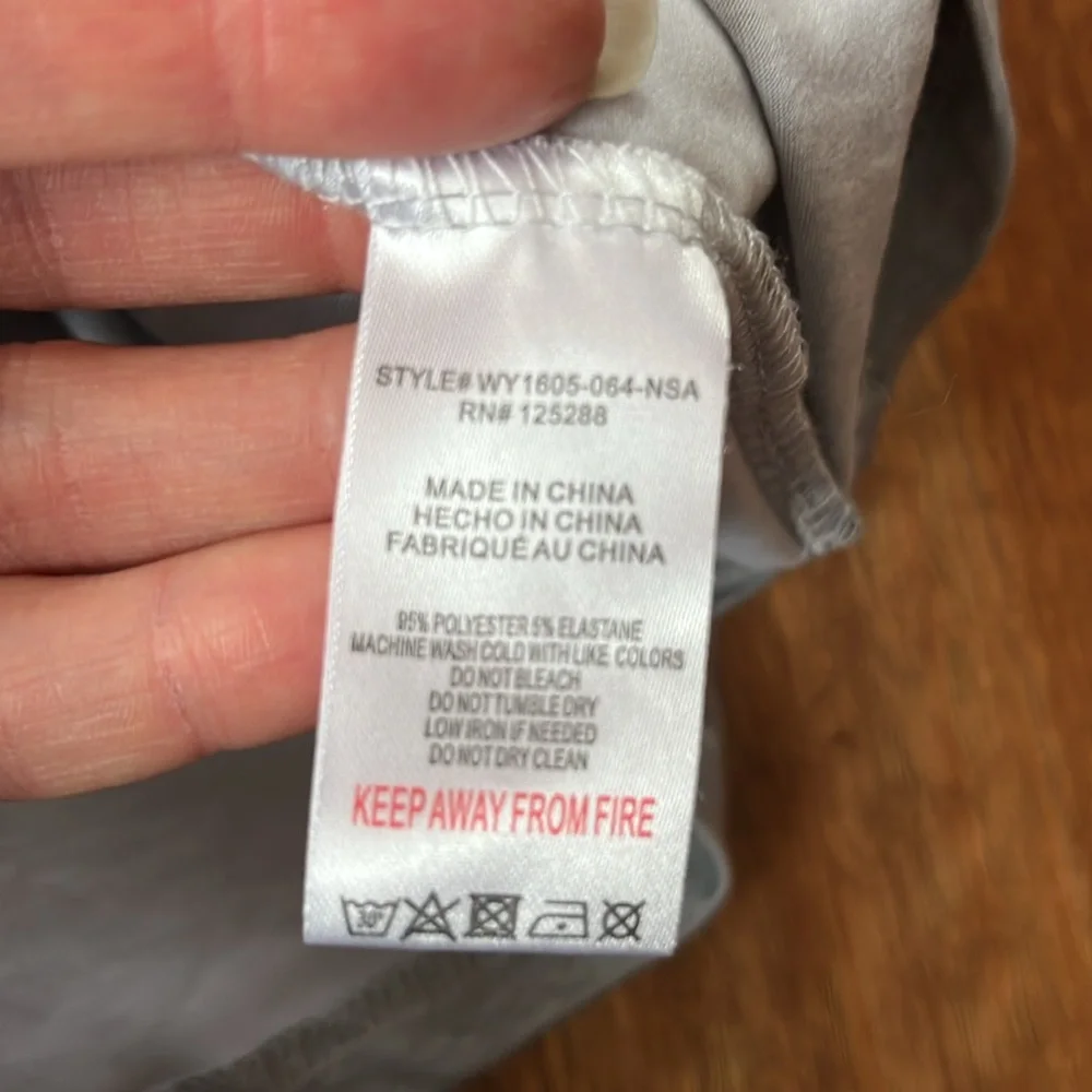 BNWOT Rae Dunn racer back tank top - Picture 12 of 15